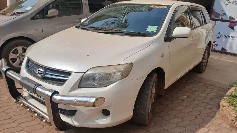 Toyota Fielder    - 2012
