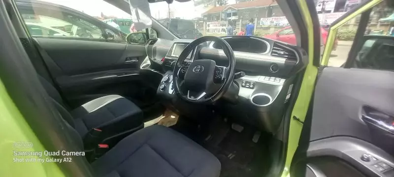 Toyota Sienta