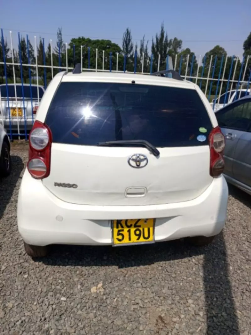 Toyota Passo   - 2013