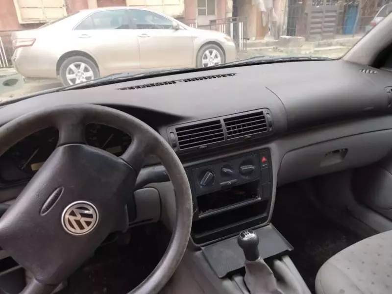 Volkswagen Passat   - 2004