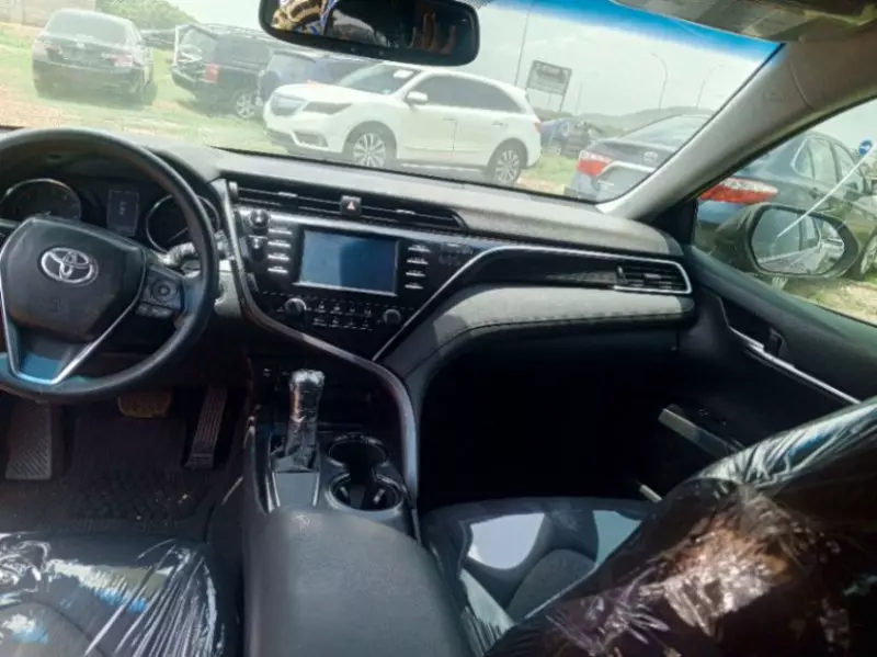 Toyota Camry   - 2018