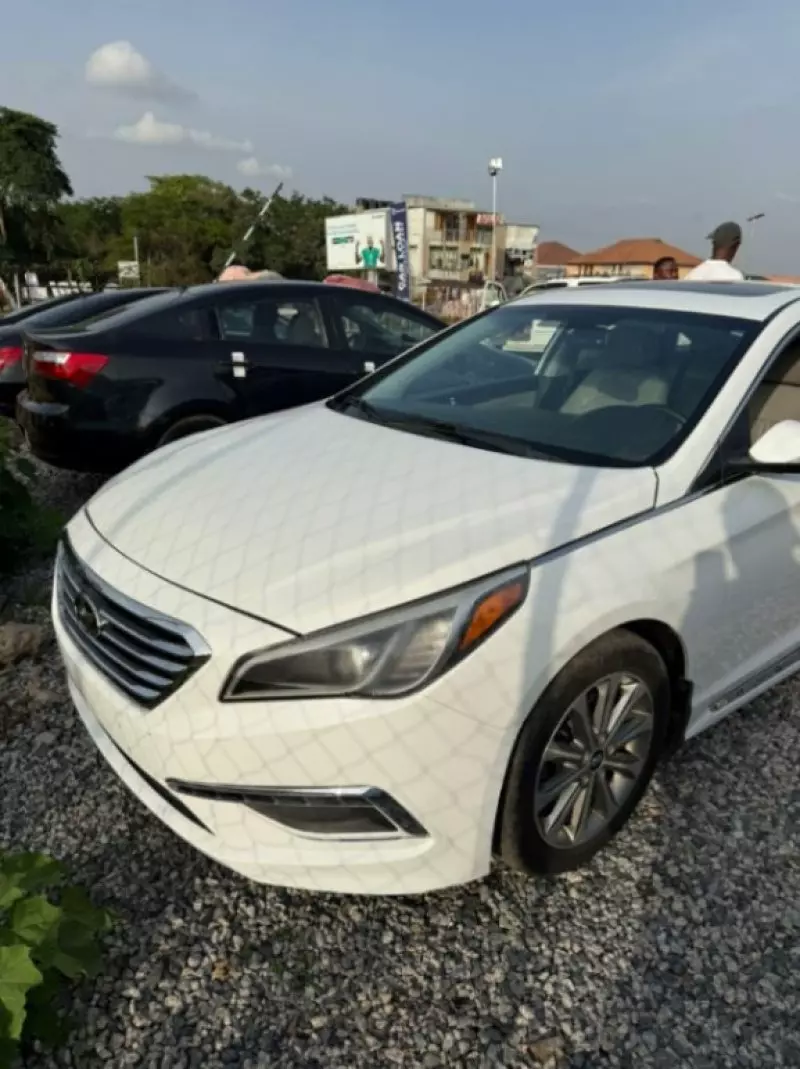 Hyundai Sonata   - 2016