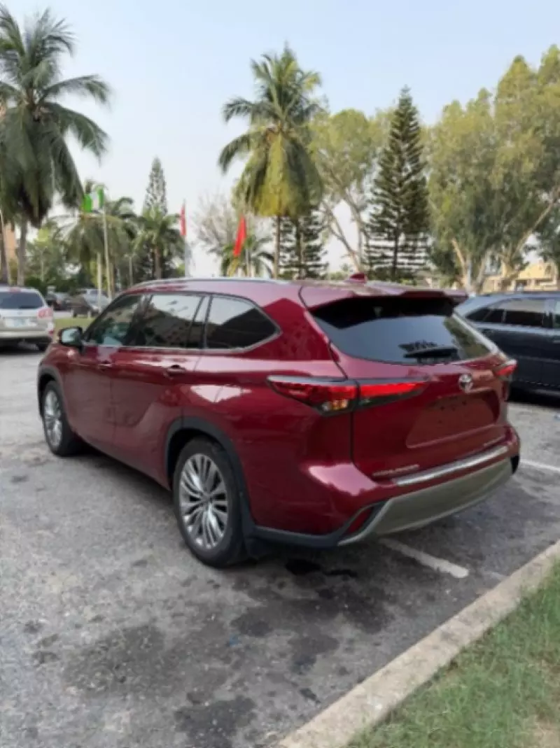 Toyota Highlander   - 2023