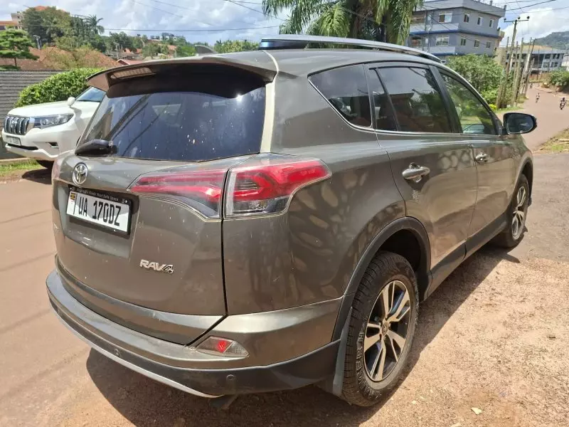 Toyota RAV 4   - 2018