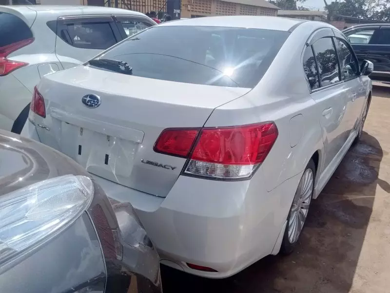 Subaru Justy   - 2011