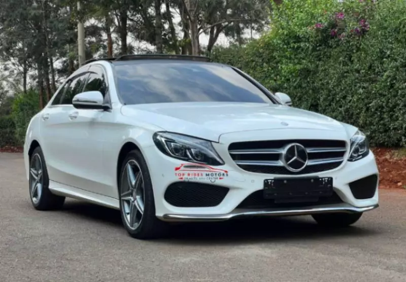 Mercedes-Benz 200   - 2016