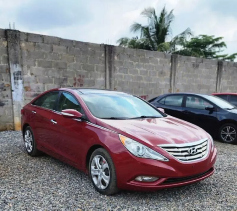 Hyundai Sonata   - 2013