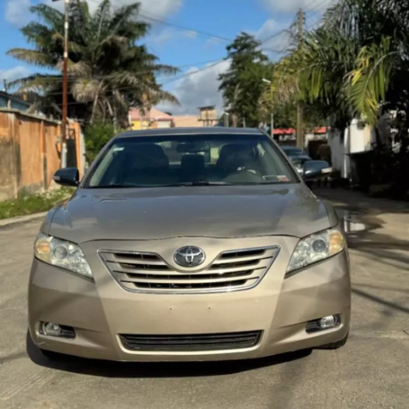 Toyota Camry   - 2008