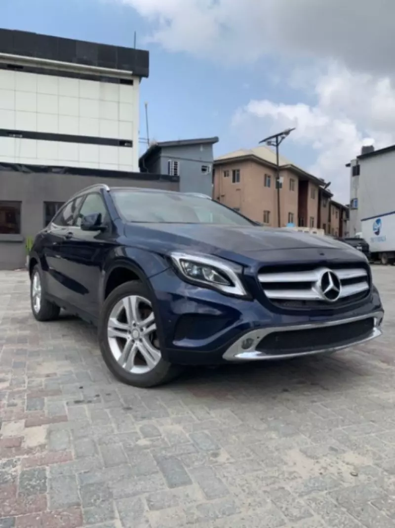 Mercedes-Benz GLA-Class   - 2017