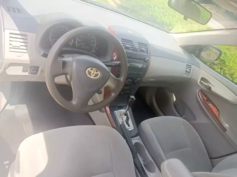 Toyota Corolla   - 2010