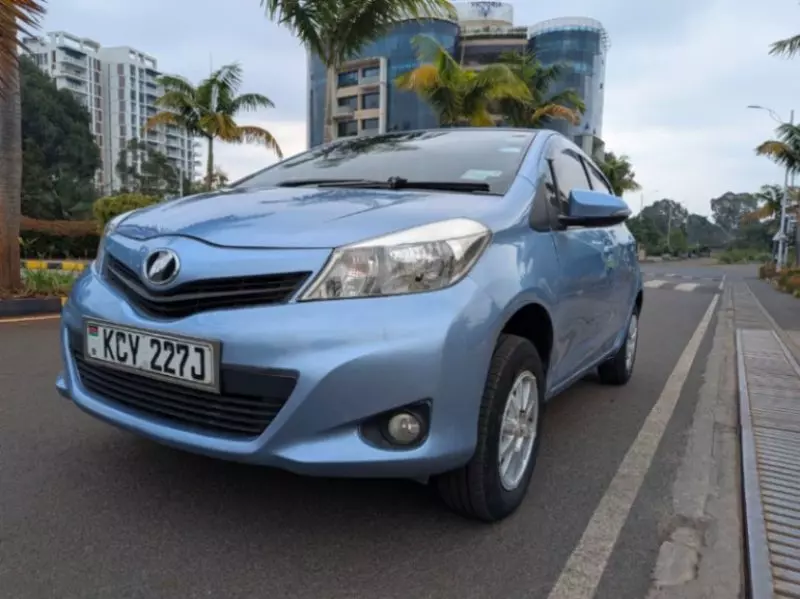 Toyota Vitz   - 2010