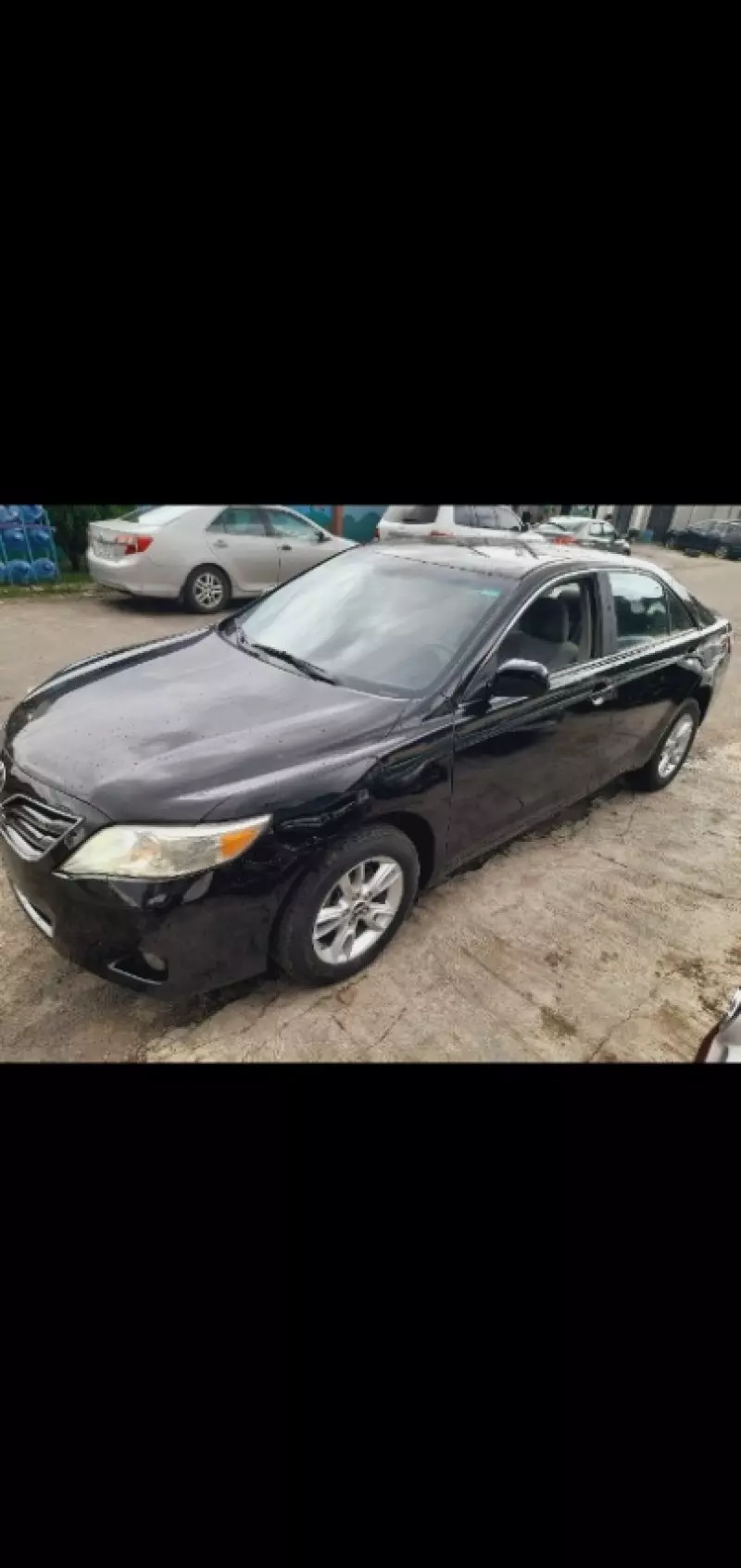 Toyota Camry   - 2010
