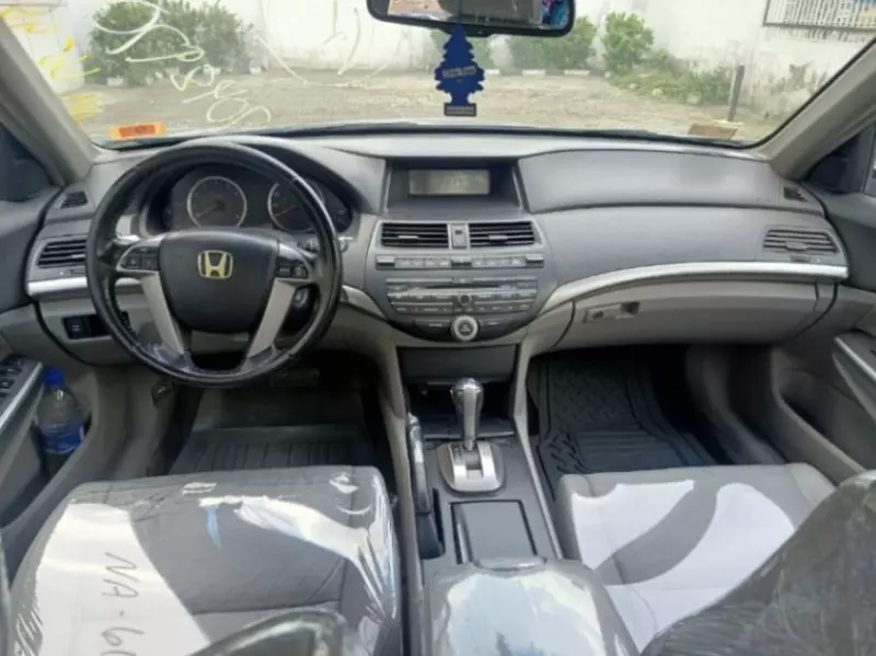 Honda Accord   - 2009