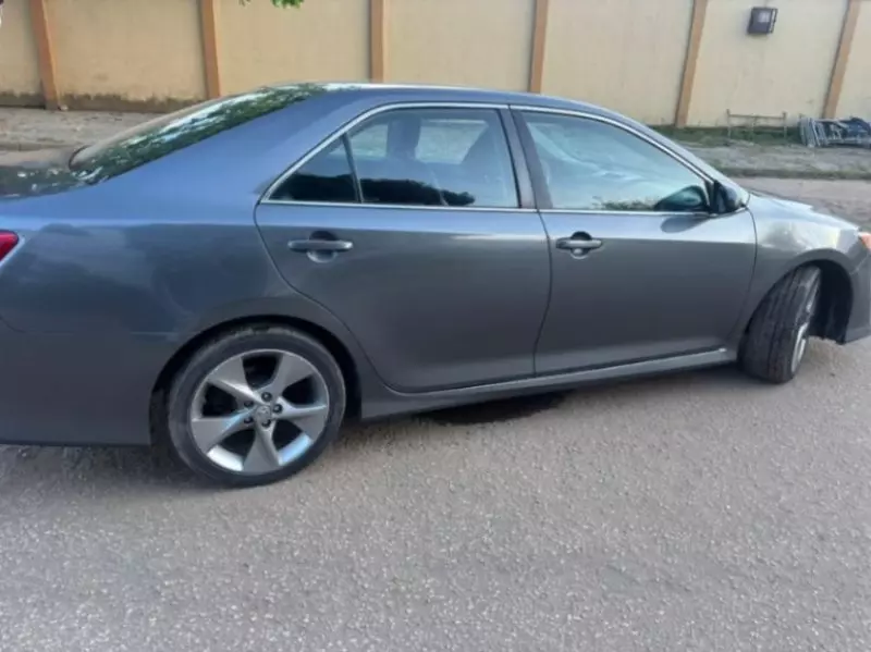 Toyota Camry   - 2014