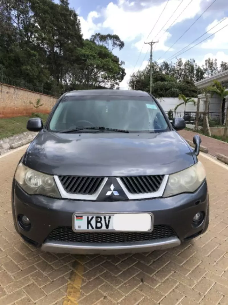 Mitsubishi OUTLANDER   - 2005