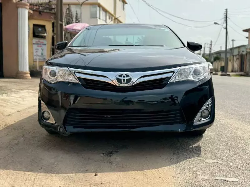 Toyota Camry   - 2012