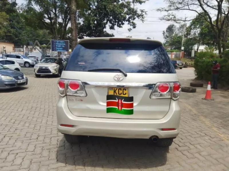 Toyota Fortuner   - 2006