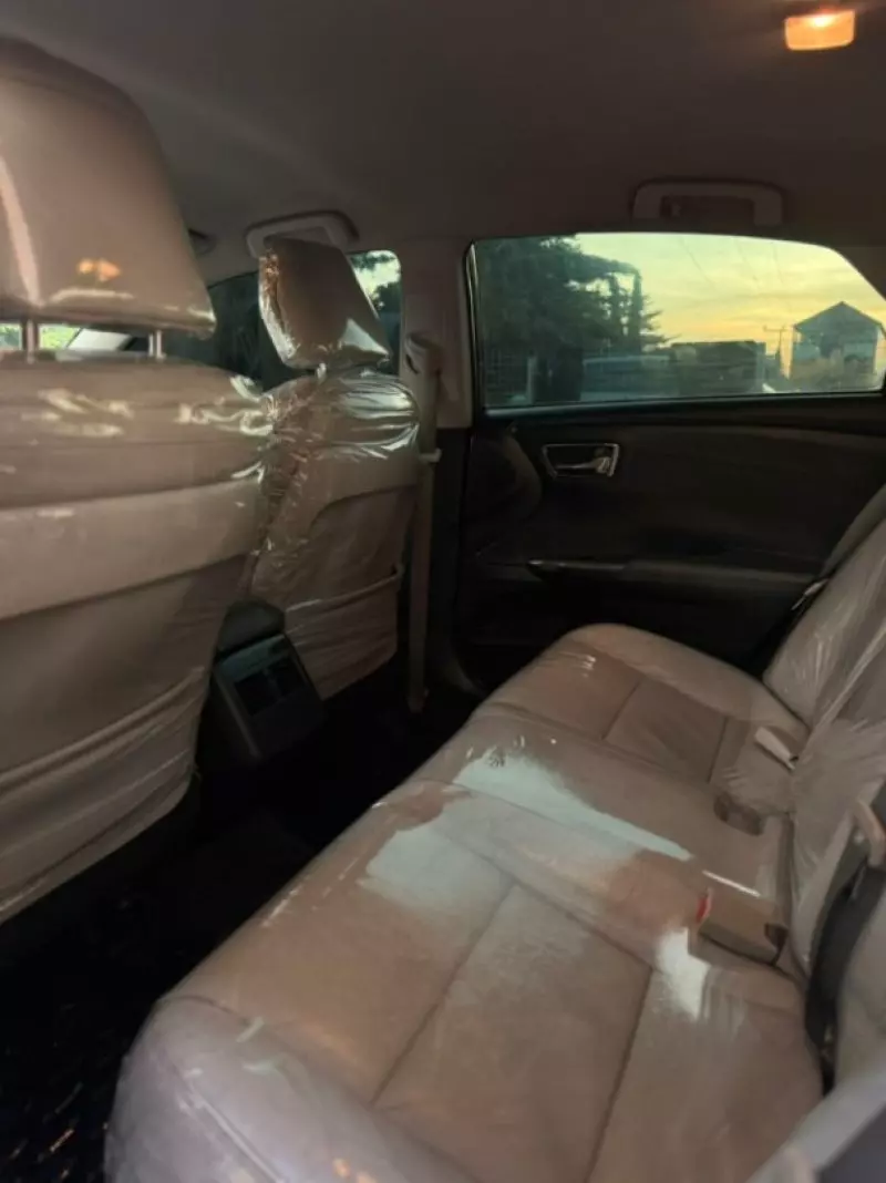 Toyota Avalon   - 2014