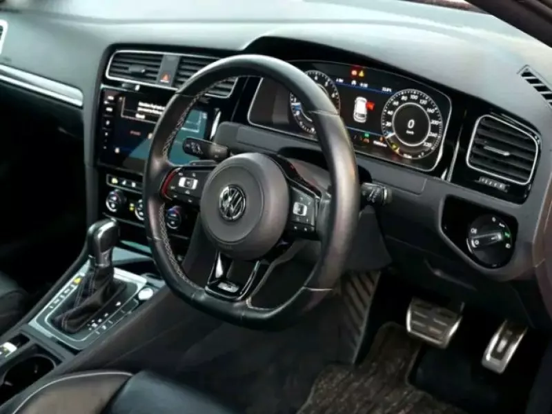 Volkswagen Golf   - 2018