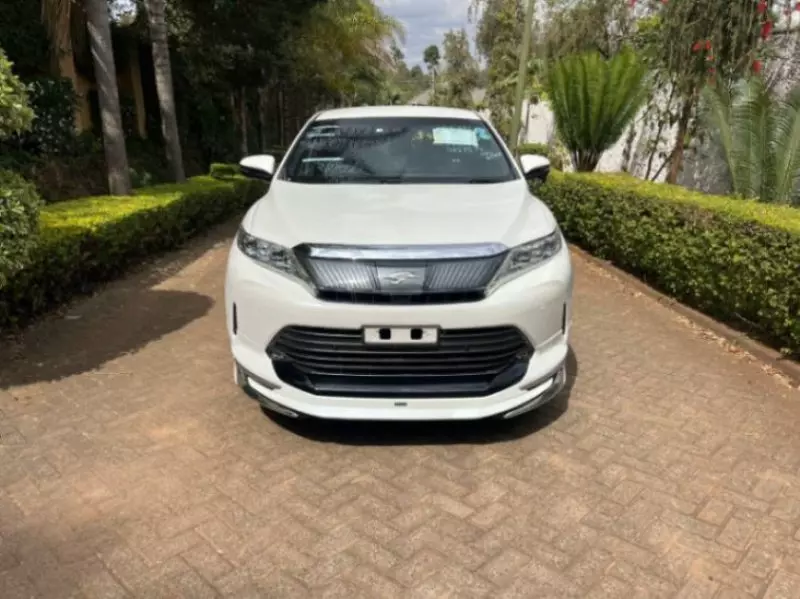 Toyota Harrier   - 2018