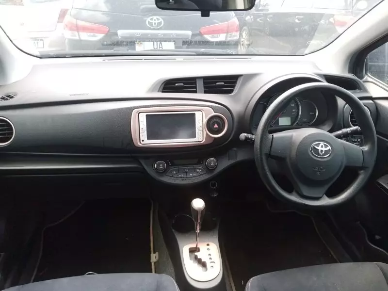 Toyota Vitz   - 2014