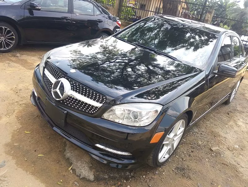 Mercedes-Benz C 300   - 2011