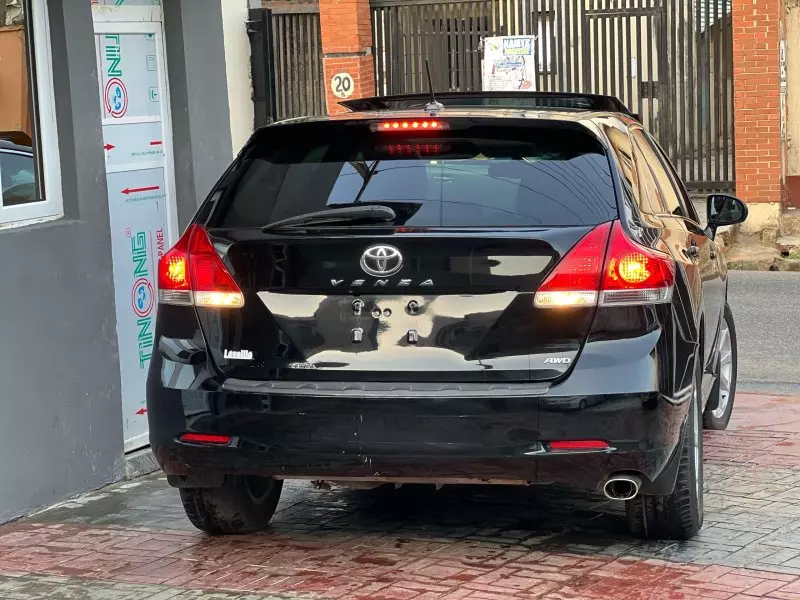 Toyota Venza   - 2011