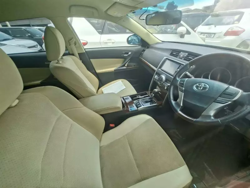 Toyota Mark X   - 2012