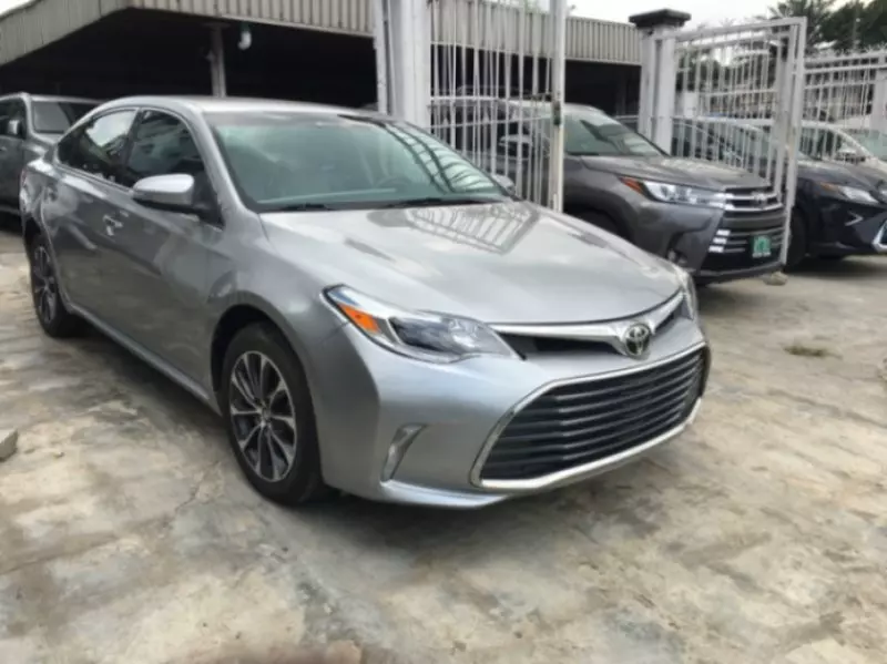Toyota Avalon   - 2016