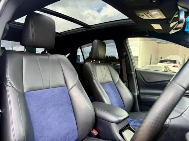 Toyota Harrier   - 2019