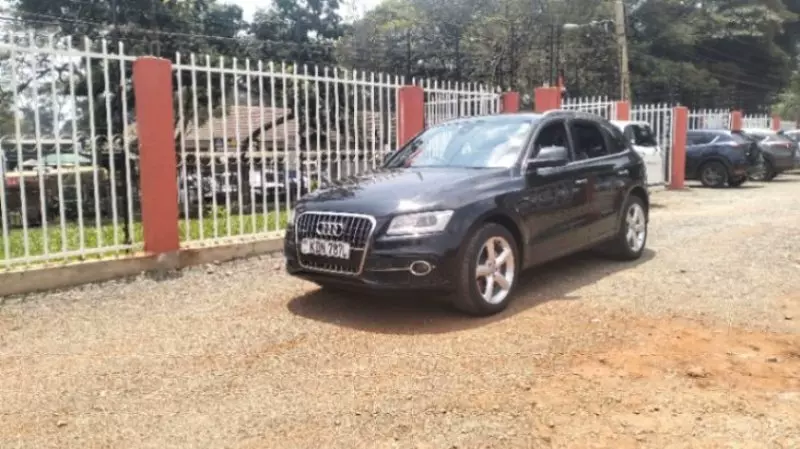 Audi Q5   - 2011