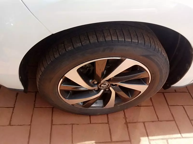 Toyota Harrier   - 2017