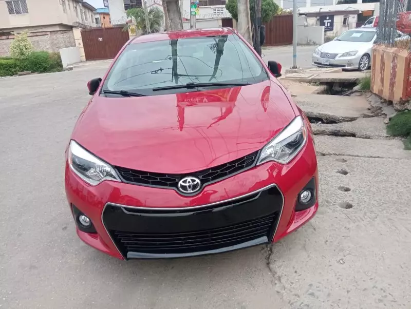 Toyota Corolla   - 2016