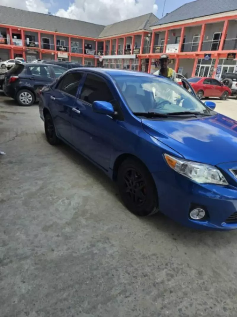 Toyota Corolla   - 2009