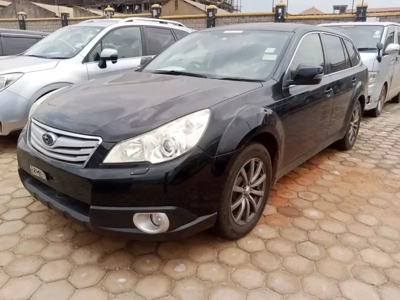 Subaru Outback   - 2012
