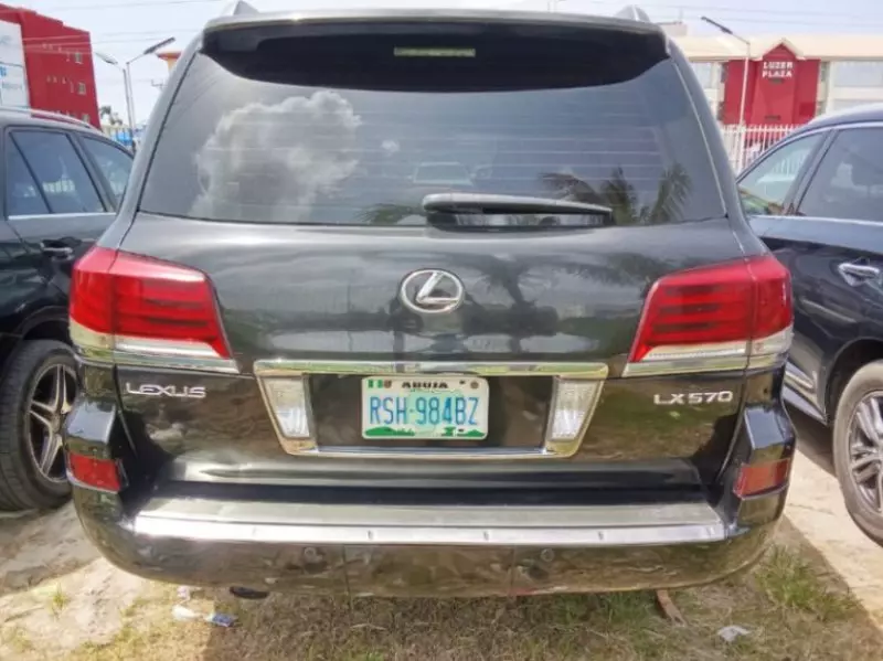 Lexus LX 570   - 2015