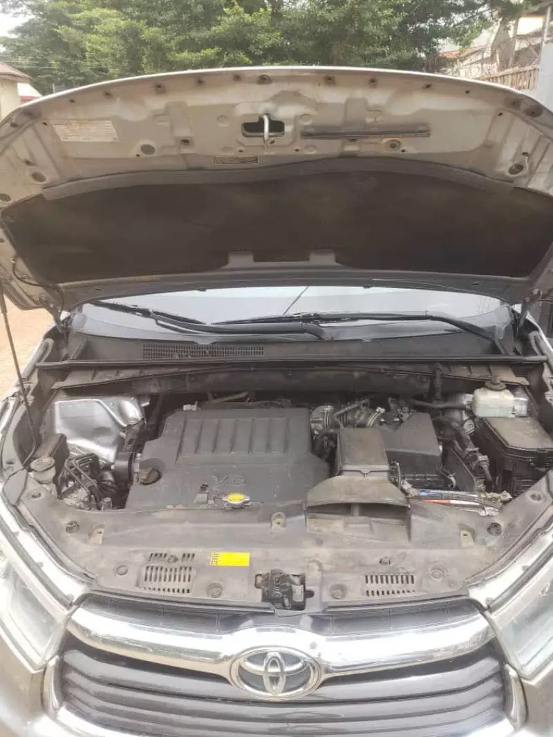 Toyota Highlander   -
