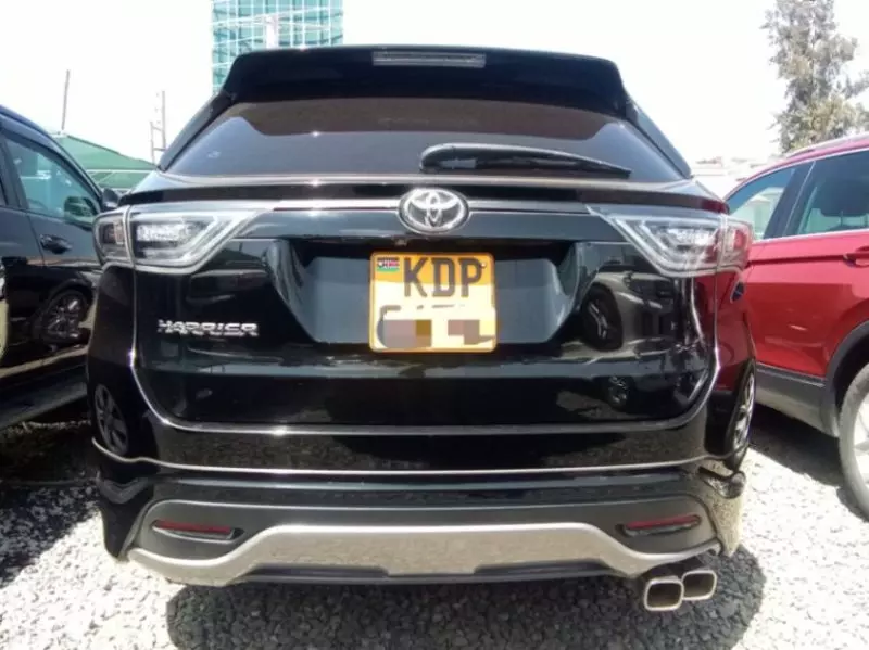 Toyota Harrier   - 2016