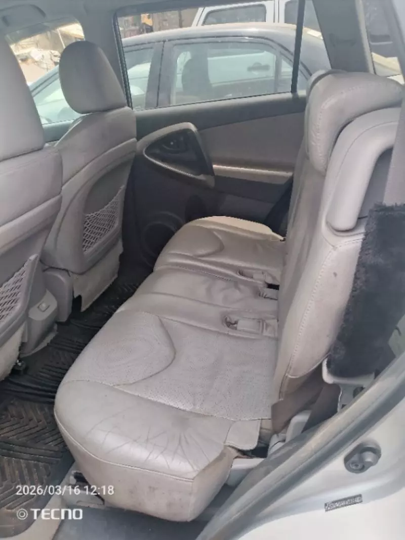 Toyota RAV4   - 2010