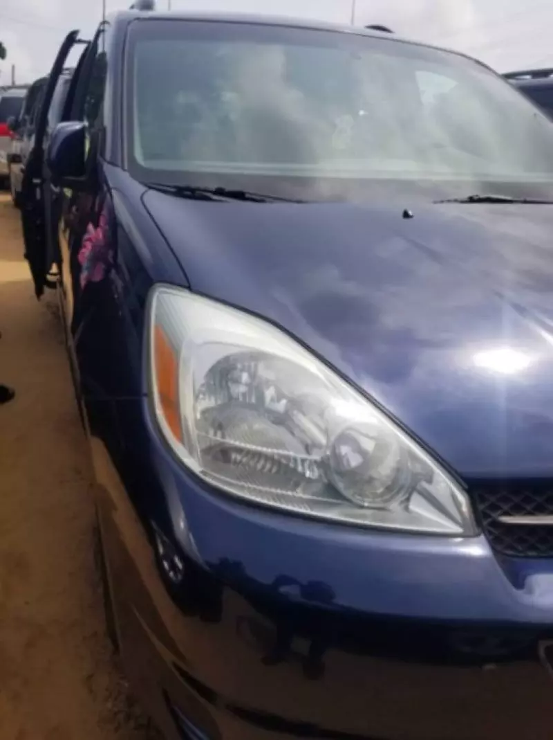 Toyota Sienna - 2006