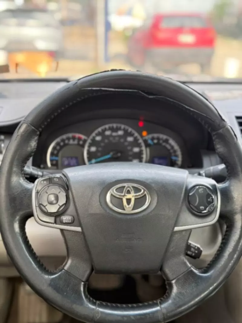 Toyota Camry - 2012