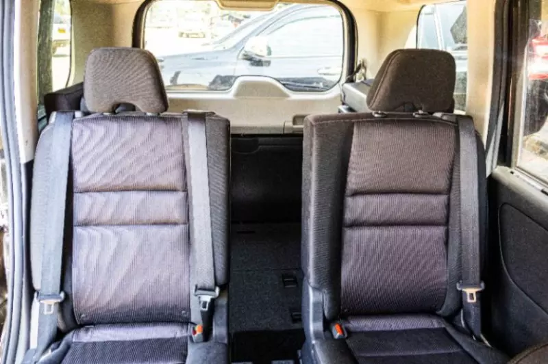 Nissan Serena   - 2018
