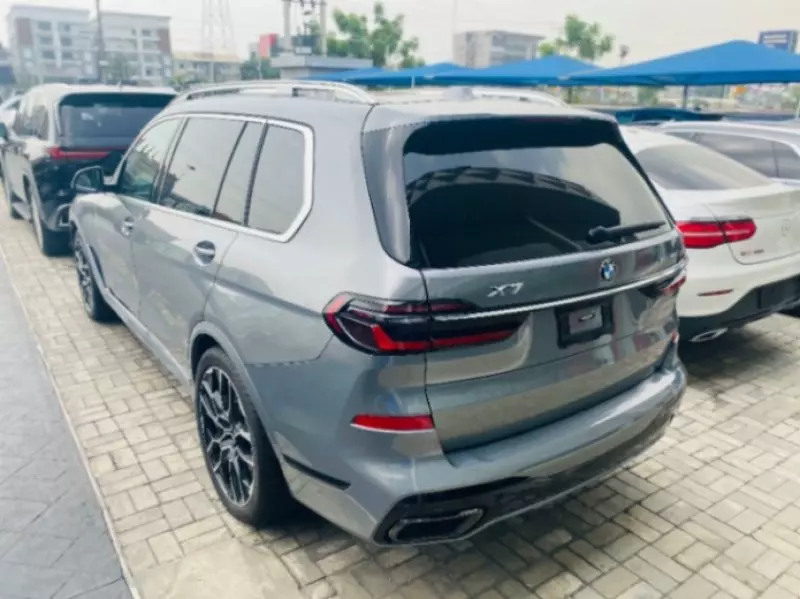 BMW X7