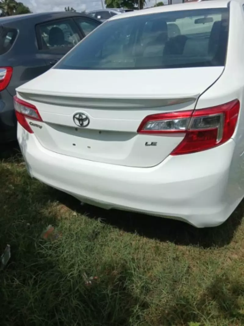 Toyota Camry   - 2014