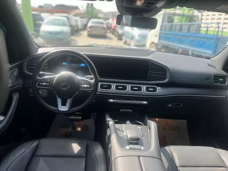 Mercedes-Benz GLS 450   - 2023