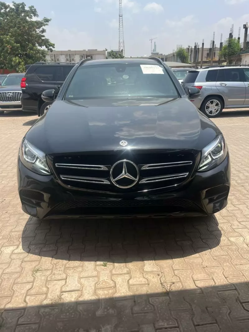 Mercedes-Benz GLC 300   - 2018