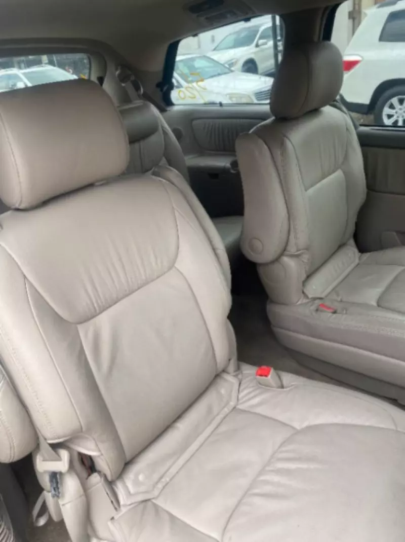 Toyota Sienna   - 2008