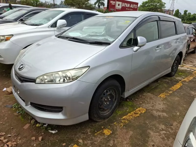 Toyota Wish   - 2016