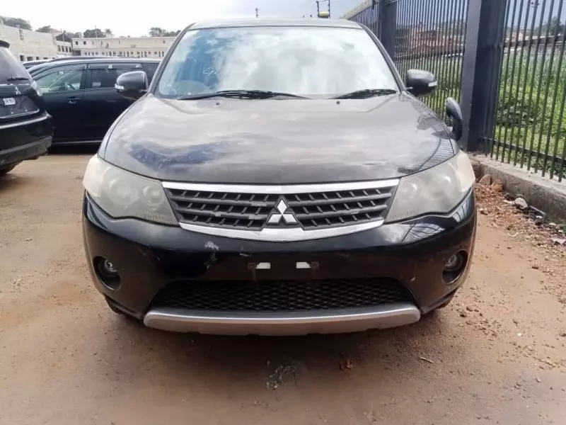 Mitsubishi OUTLANDER   - 2012