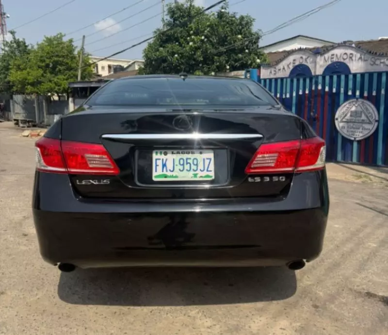 Lexus ES 350   - 2012